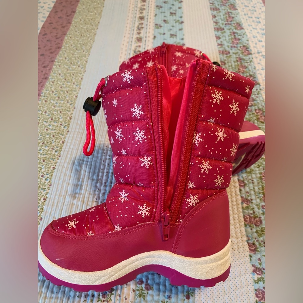 Kids Snow Boots - Hot Pink Snowflake Design - Picture 5 of 8